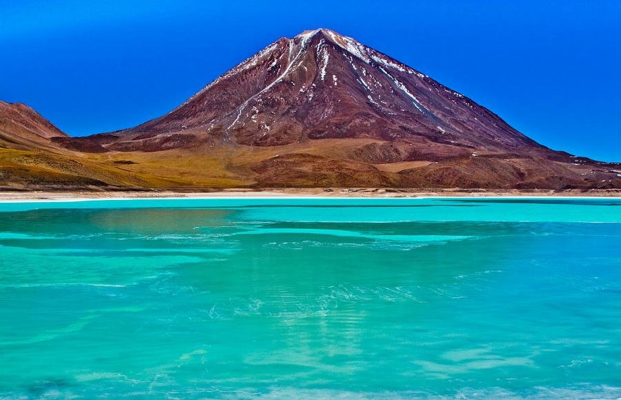 Lac da vang bieu tuong may man, thieng lieng trong van hoa Andes, duoc ton kinh va bao ve