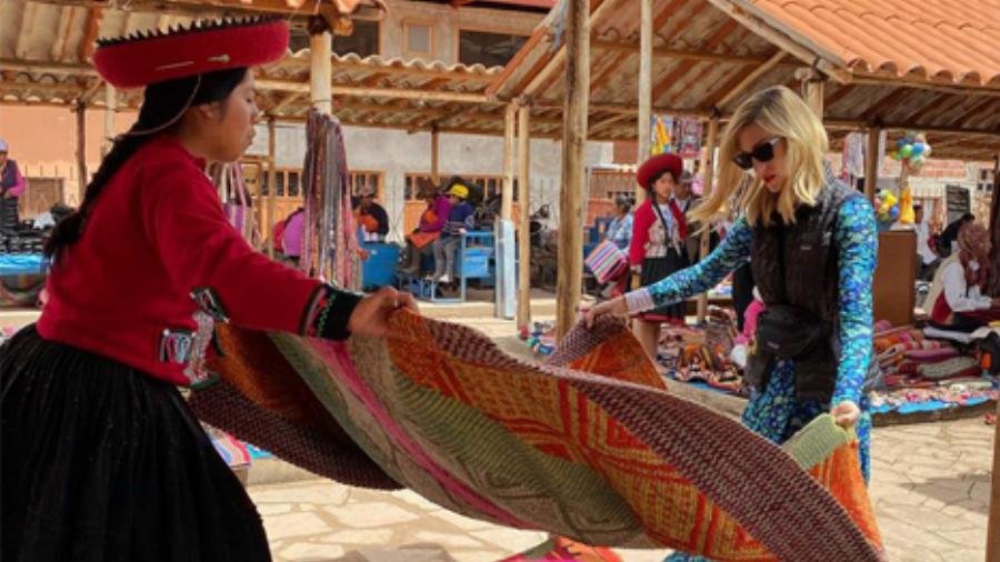 Vai trò quan trọng của lạc đà Alpaca trong văn hóa Andes, từ dệt may đến nghi lễ